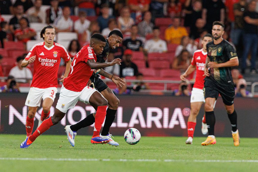 Antes de rumar ao Rio Ave, André Luiz vestiu a camisola do Estrela da Amadora, clube que ainda detém 10 por cento do seu passe