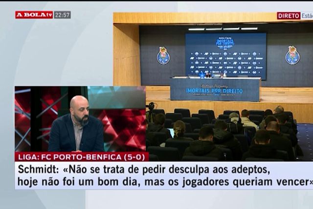 «Não havia nada que Schmidt pudesse dizer que fizesse reatar relação com os adeptos»