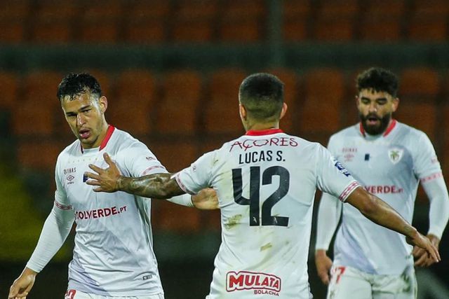 Santa Clara empata e deixa Aves SAD aproximar-se do primeiro lugar