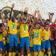 Cristianinho sagra-se campeão pelos sub-13 do Al Nassr e Ronaldo reage