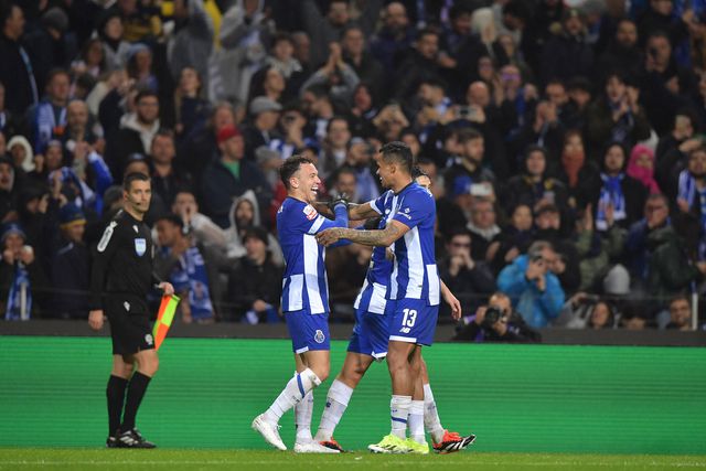 «Massacre», «baile» e «bofetada»: a goleada no clássico vista lá fora