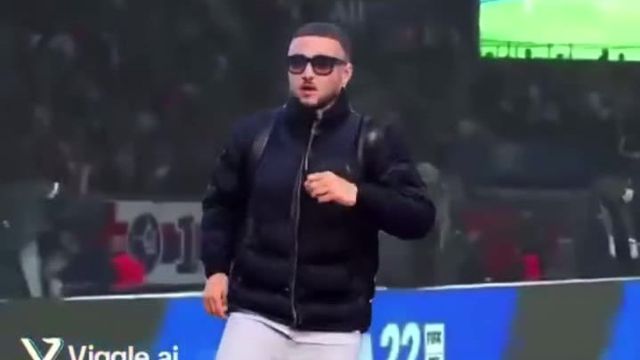 VÍDEO: anda 'mascarado' de médio no Sporting e não esqueceu o Carnaval 