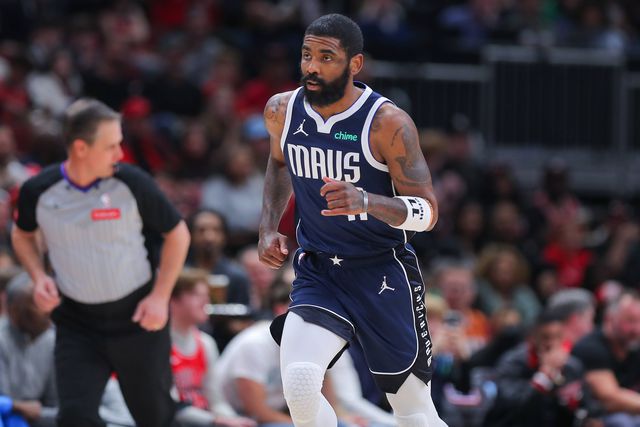 Kyrie Irving sofre lesão grave e não joga mais esta época