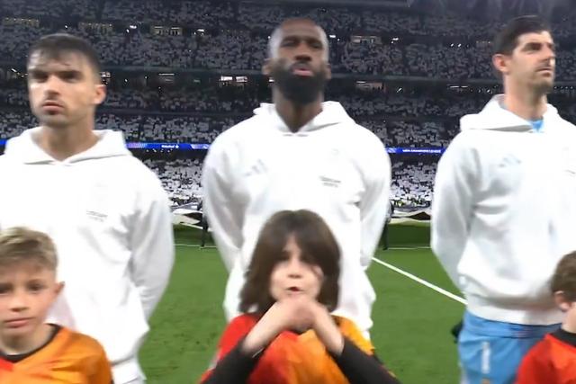VÍDEO: Cristiano Ronaldo voltou ao Bernabéu... ainda que por breves instantes
