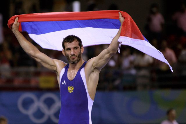Tricampeão olímpico russo cai da janela de casa e morre aos 49 anos 