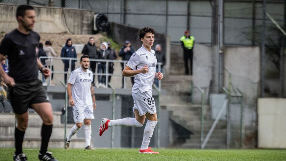 Santiago Verdi tem apenas 16 anos mas já logrou estrear-se pela equipa B do Vitória de Guimarães