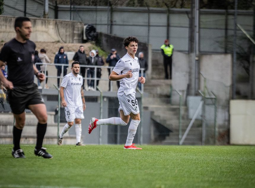 Santiago Verdi tem apenas 16 anos mas já logrou estrear-se pela equipa B do Vitória de Guimarães