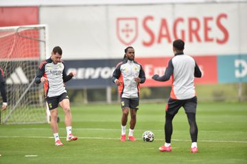 Benfica inicia 'operação Estoril' com novidade