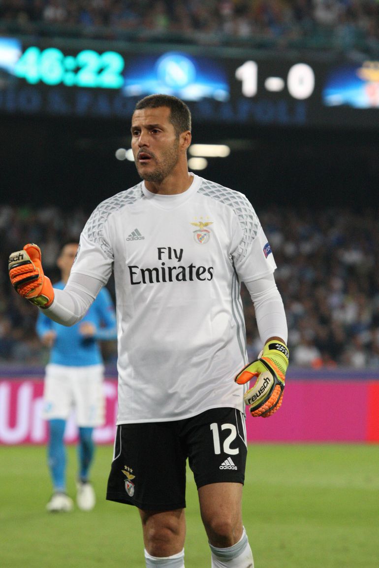 Júlio César aborda Mundial de Clubes e não esquece Benfica