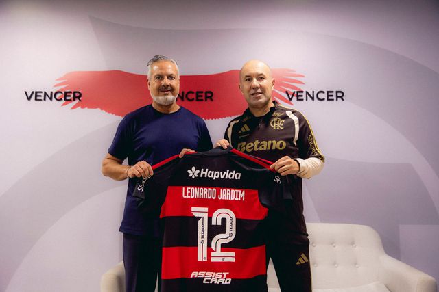 Leonardo Jardim e José Boto na apresentação do treinador português no Flamengo - Foto: Flamengo