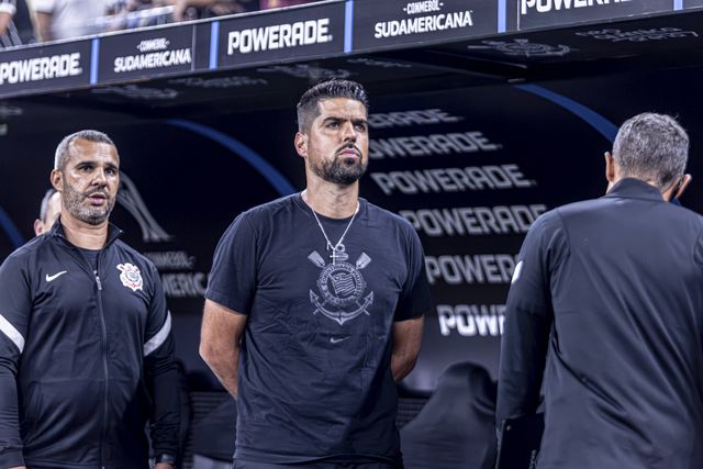 «Faltou tempo no Corinthians. Pensei: 'Vim roer o osso e não vou comer a carne'»