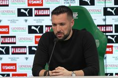 «Hjulmand vai para cima do árbitro em qualquer ação para gritar, queixar-se...»