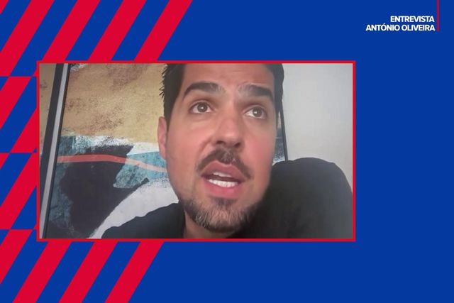 «Diz-lhe que ele deve-me quatro meses! Para falar comigo, tem de pagar!»