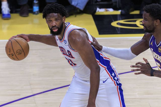 Joel Embiid lesionou-se novamente