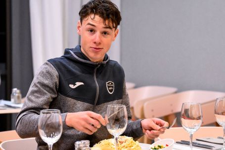 Ciclista encontrado numa vala após grave queda em treino