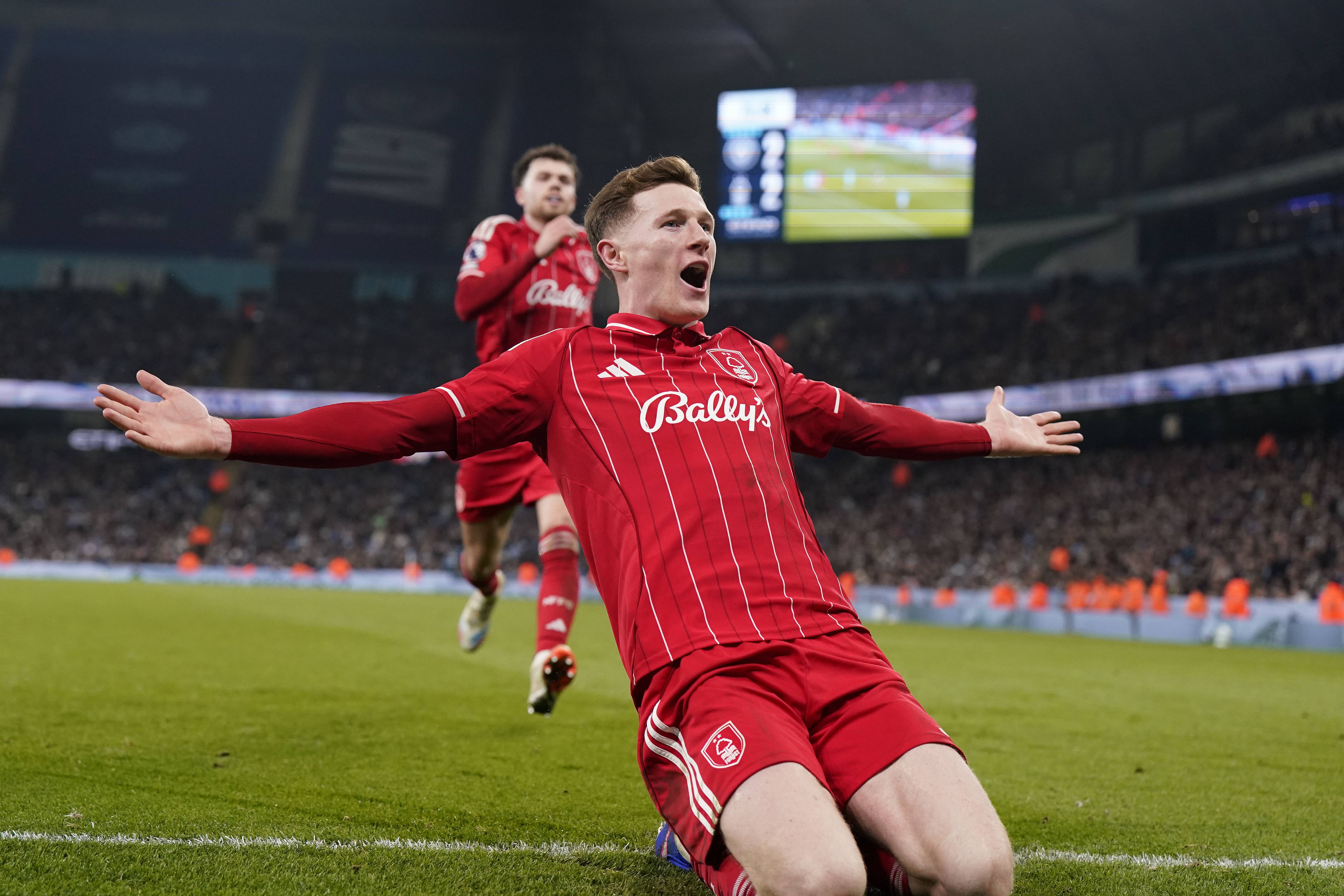 Elliot Anderson deu a machadada final no jogo com um golaço