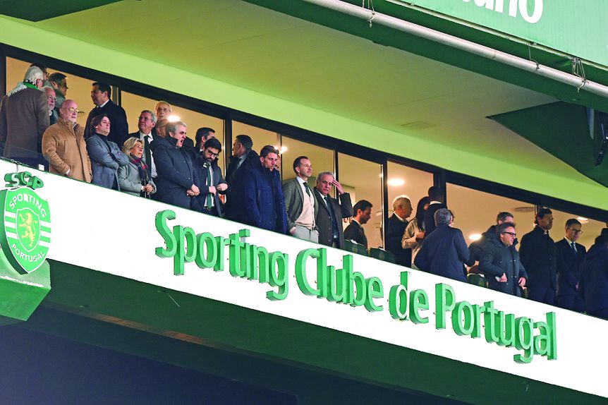 Frederico Varandas na tribuna presidencial antes do jogo entre Sporting e FC Porto — Foto: Sérgio Miguel Santos