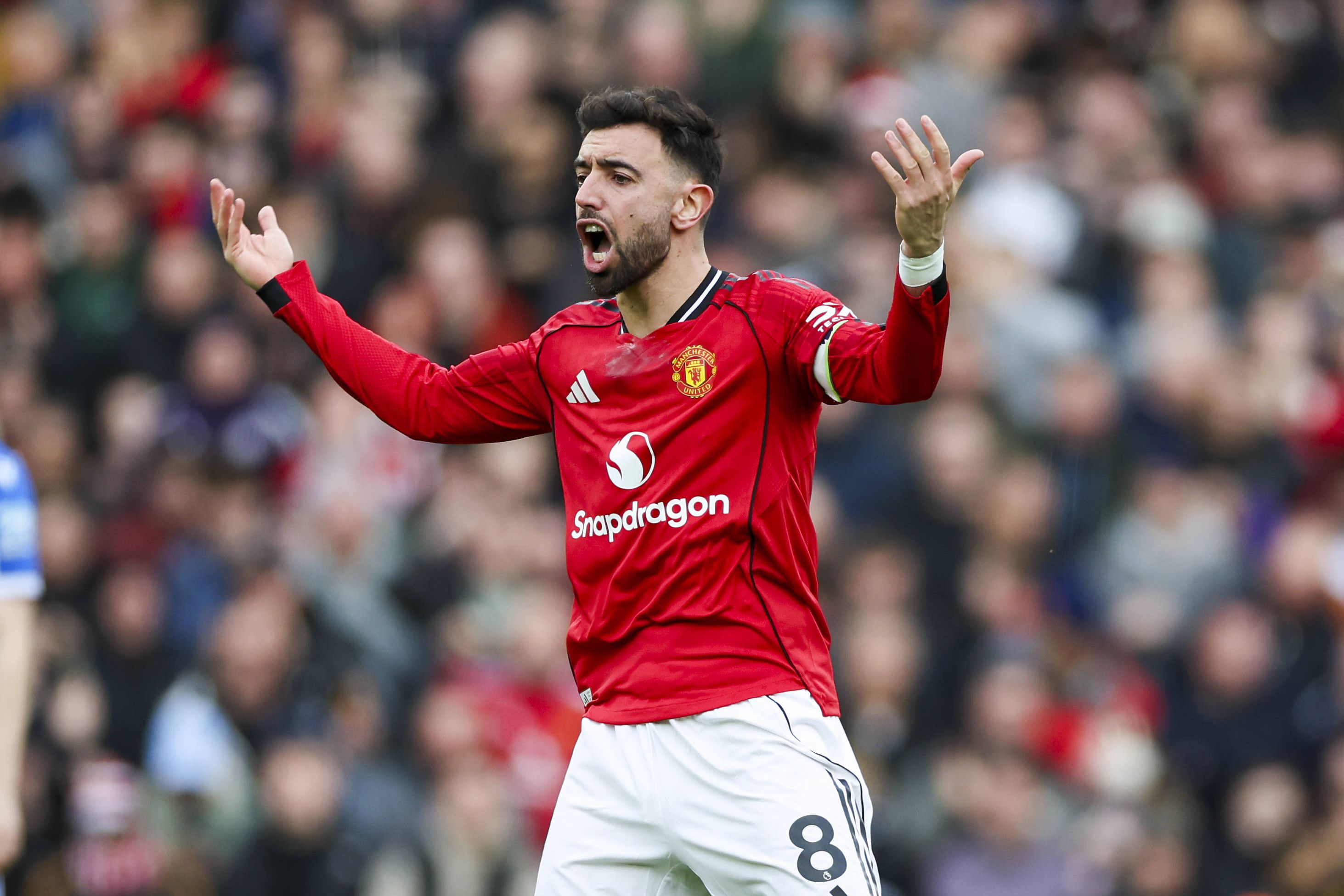 Bruno Fernandes marcou e assistiu na vitória do Man. United ao Crystal Palace