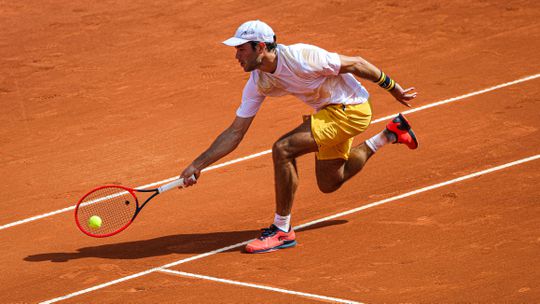 Estoril Open: Nuno Borges afastado das 'meias' por Cristian Garín