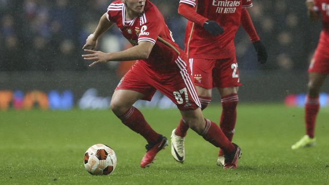 «João Neves é imprescindível»