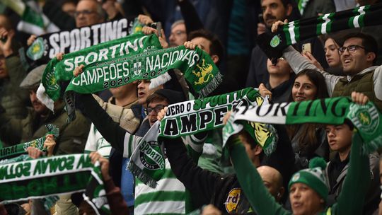 Sporting: tochas valem multa de 12.750 euros