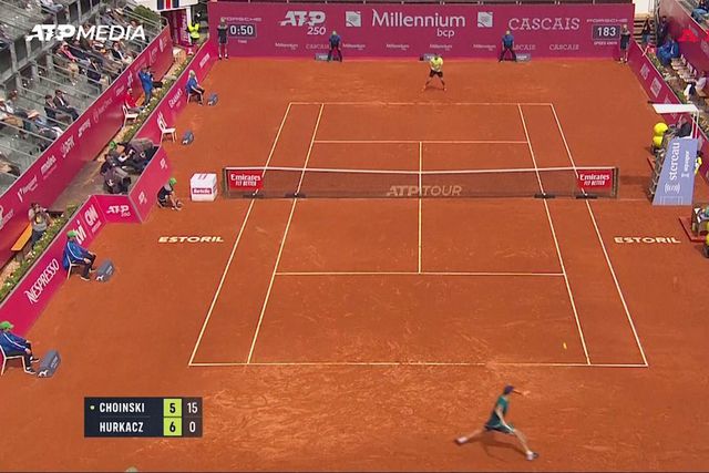 Hubert Hurkacz confirma favoritismo e avança para os quartos de final no Estoril Open