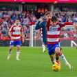 Golo português dá vitória ao Valência em Granada