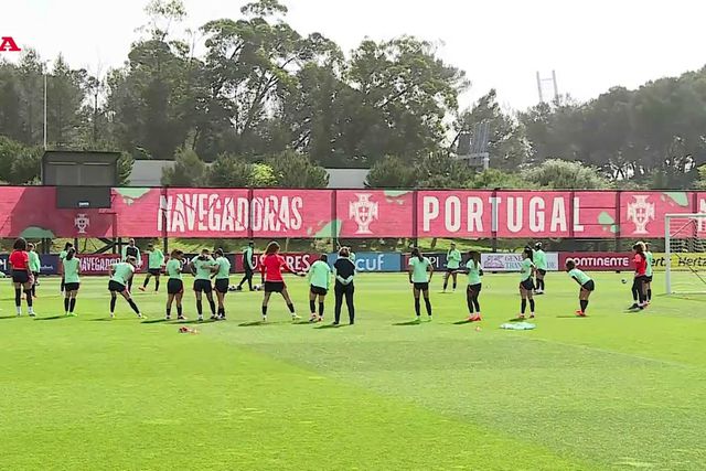 Navegadoras fazem último ensaio para a Bósnia