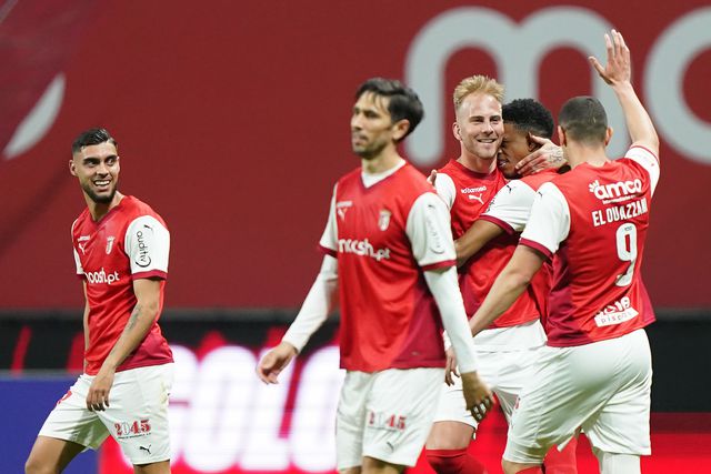 Com múltiplas soluções para o setor intermediário, Carlos Carvalhal deve manter a aposta em Uros Racic para a deslocação do SC Braga ao reduto do Sporting