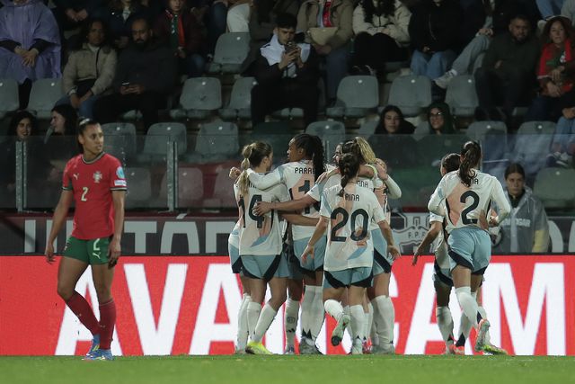 Valentes navegadoras sofrem primeira derrota (crónica)