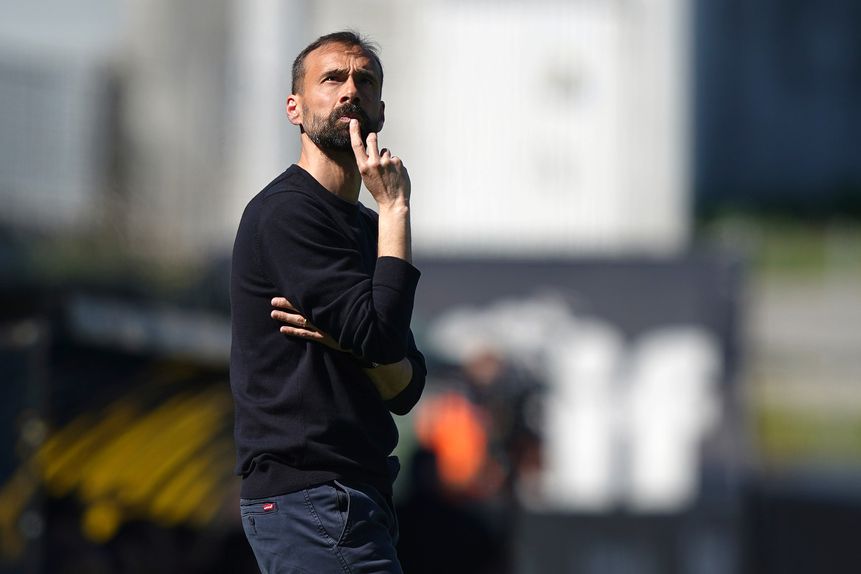 Hugo Oliveira, treinador do Famalicão, está feliz com o rendimento da equipa, mas não esconde que o desafio em Arouca será de dificuldade extrema