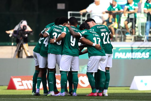 Palmeiras apanha susto no Peru e Abel volta a citar Roberto Carlos 