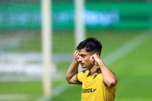 Aves SAD-Estoril: artifício logo se verá, mas Lacximicant deu fogo aos canarinhos