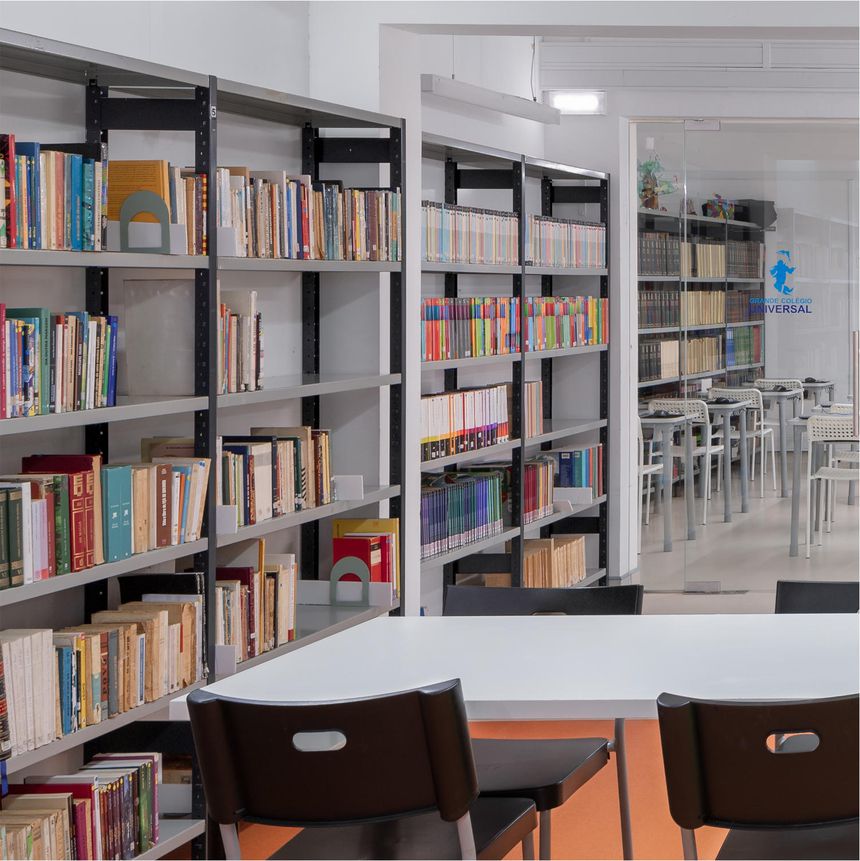 (Foto: Grande Colégio Universal, no Porto)