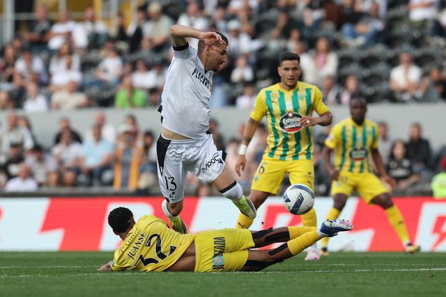 Tondelenses tombaram com estrondo aos pés do Vitória de Guimarães - Foto: Estela Silva/LUSA