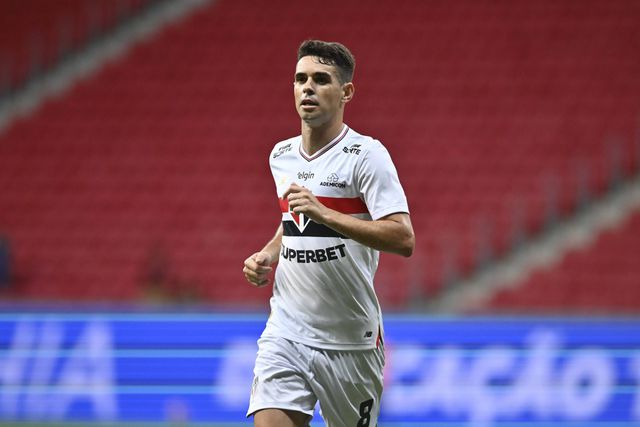 Oscar termina carreira aos 34 anos