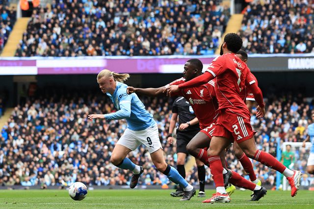 Man. City goleia Liverpool e está nas meias-finais da Taça de Inglaterra