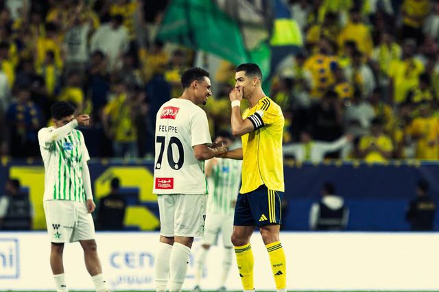 Felippe Cardoso à conversa com Cristiano Ronaldo - Foto: Felippe Cardoso/Instagram