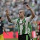 Jogadores do Betis frustrados com o empate caseiro