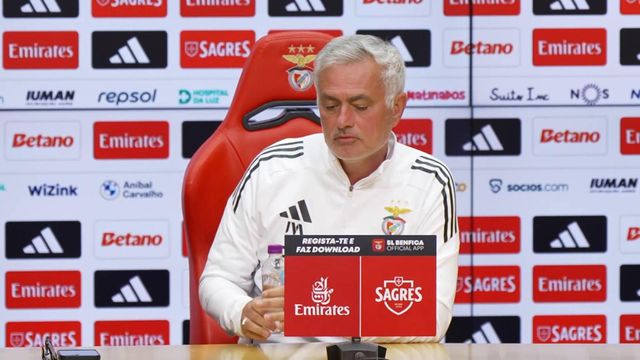 Mourinho 'imita' Farioli: «Também vou dizer que estou 100% com o meu presidente»