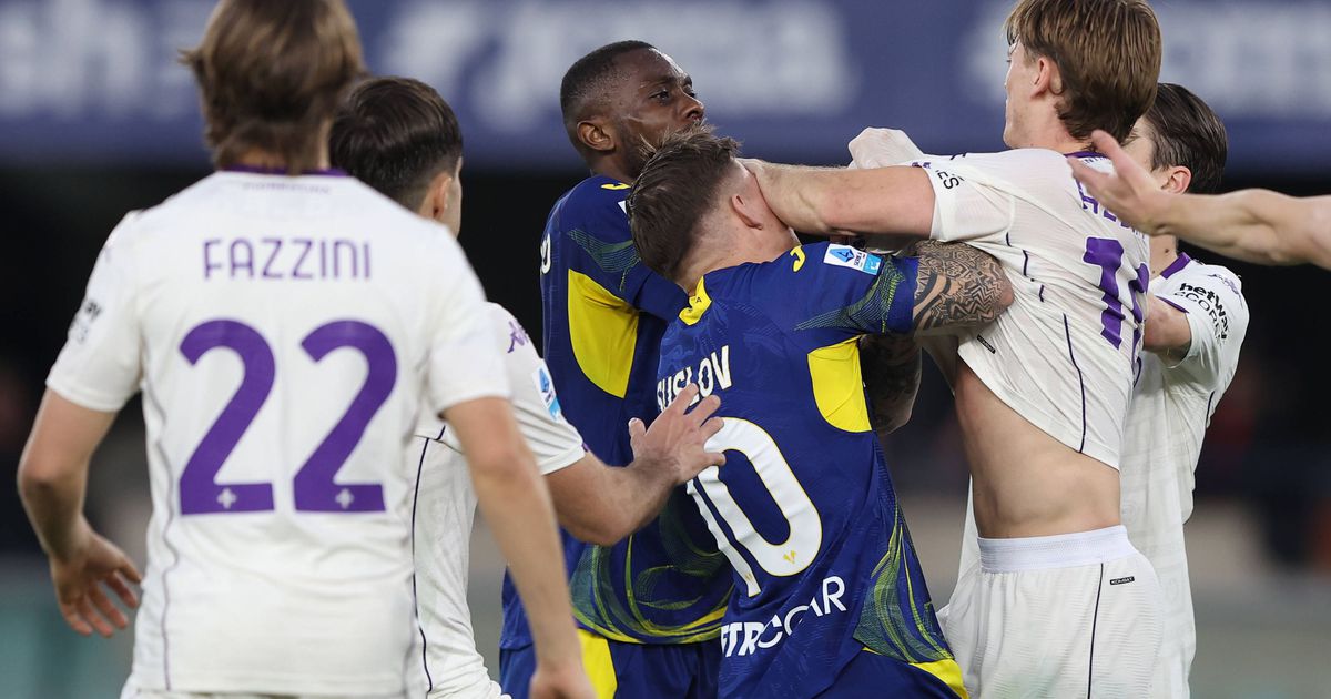 Mãos na cara, camisolas rasgadas e expulsões: final caótico na Serie A