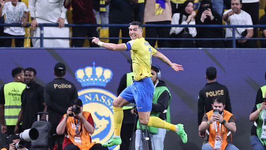 Al Nassr-Al Wehda: acompanhe em direto o duelo com Ronaldo e Otávio
