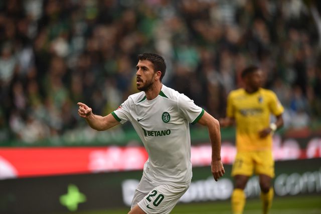 Vídeo: Paulinho mostra os dentes e o Sporting já ganha