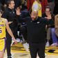 LA Lakers despedem treinador