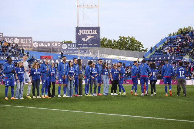 Jogadores do Getafe entraram em campo com as mães