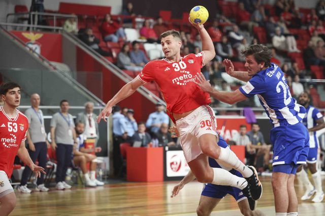 FC Porto vence clássico contra Benfica, Sporting regressa às vitórias