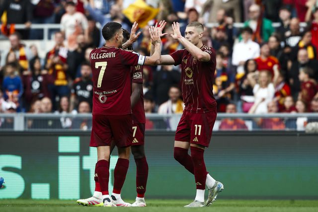 Svilar brilha, Roma bate Fiorentina e iguala Lazio no quarto lugar