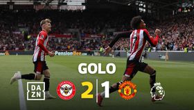 Schade cabeceia para dar a volta frente ao Man. United (vídeo)