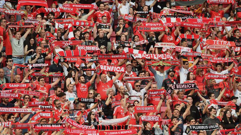Benfica coloca à venda bilhetes para o dérbi