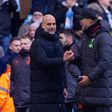 Um dos muitos reencontros entre Guardiola e Kloppp na Premier League